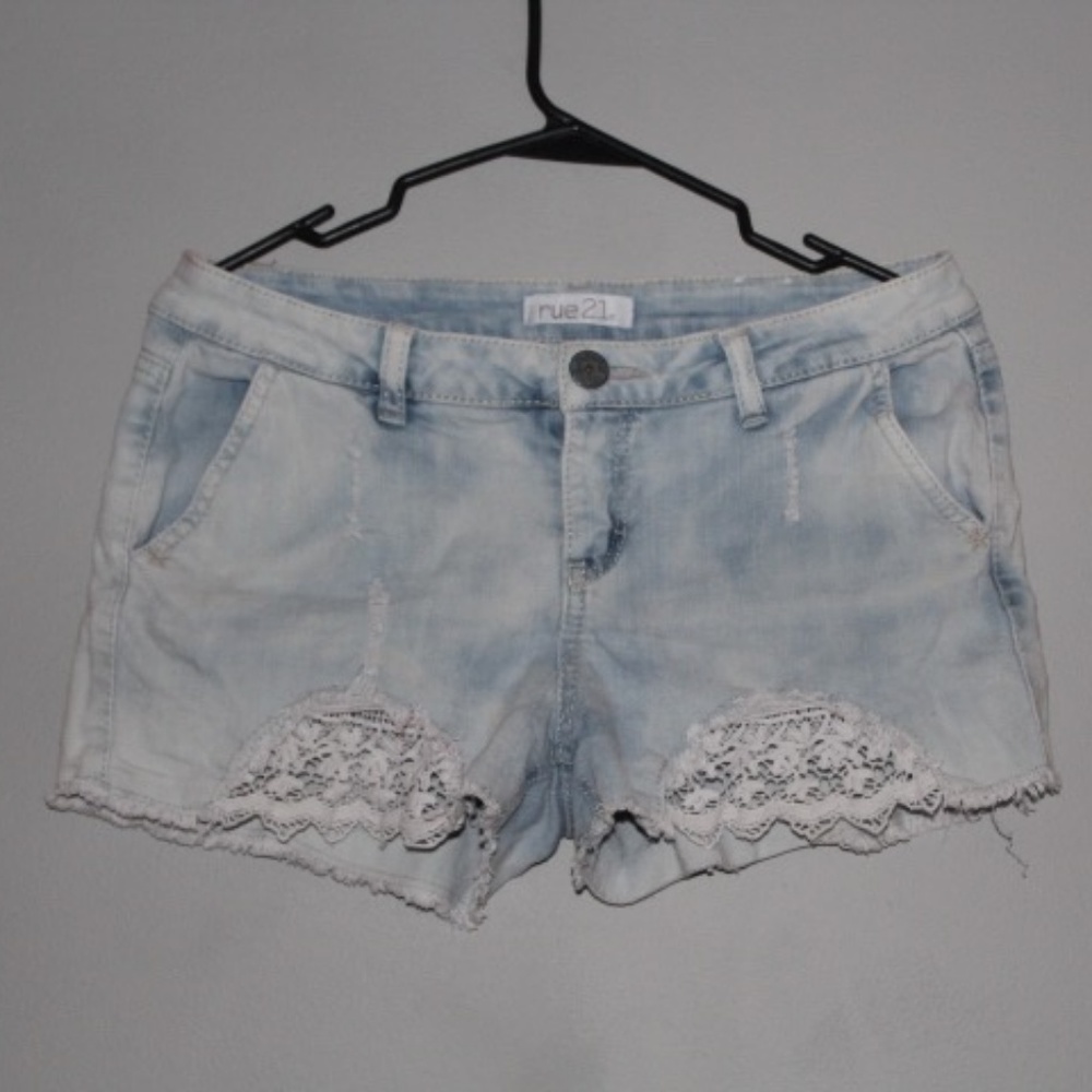 laced shorts
